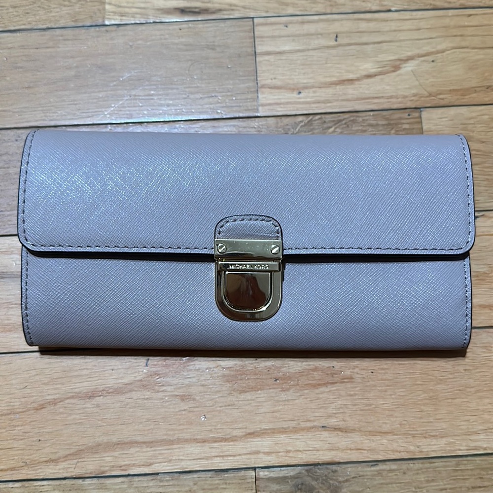 Pre-owned michael kors wallet